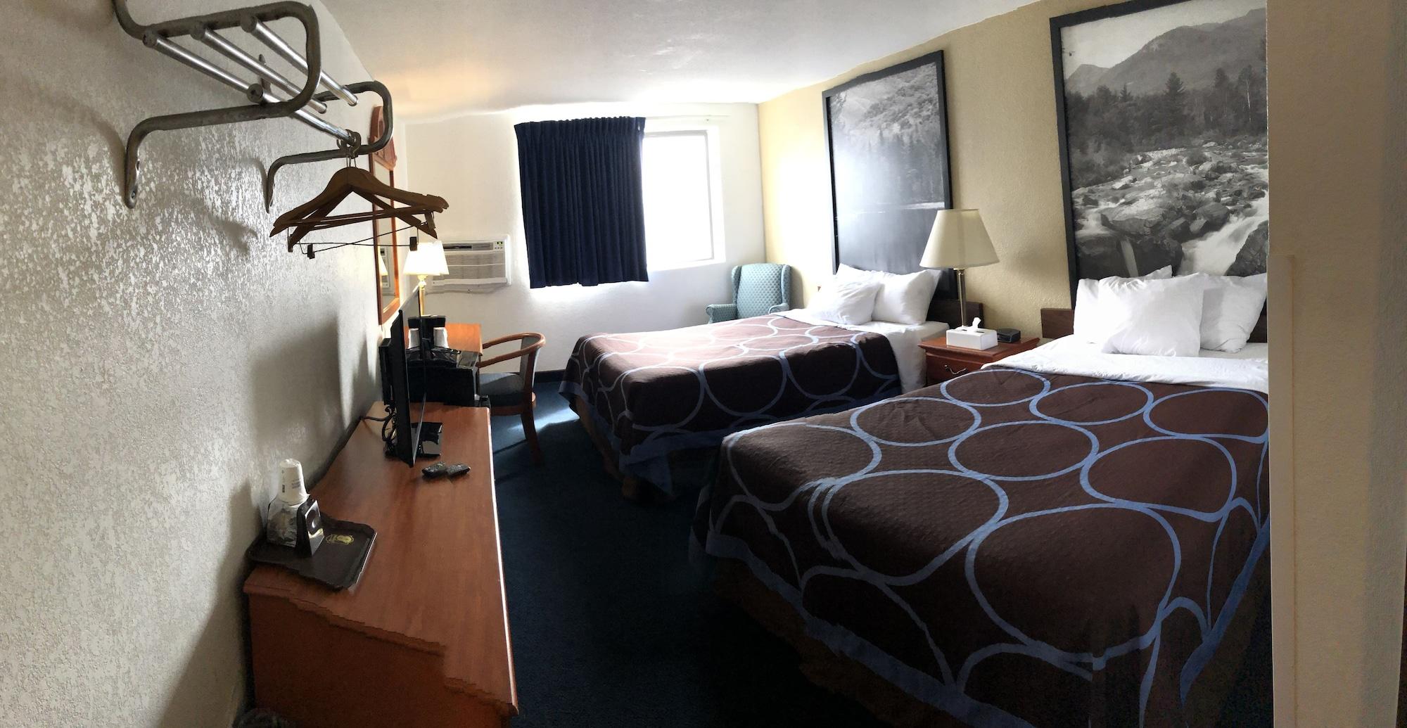 Super 8 By Wyndham Montgomery Maybrook Eksteriør billede