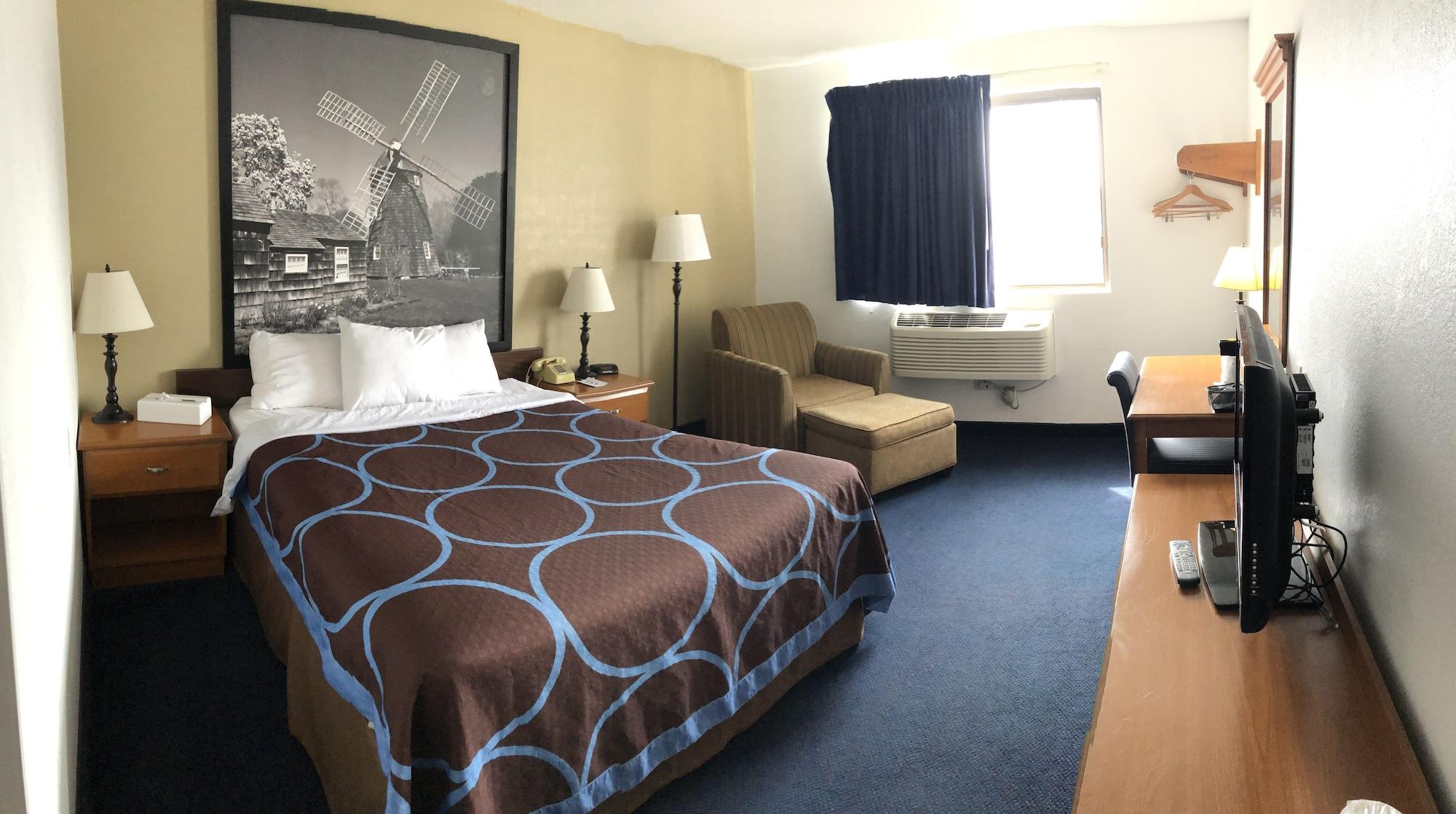 Super 8 By Wyndham Montgomery Maybrook Eksteriør billede