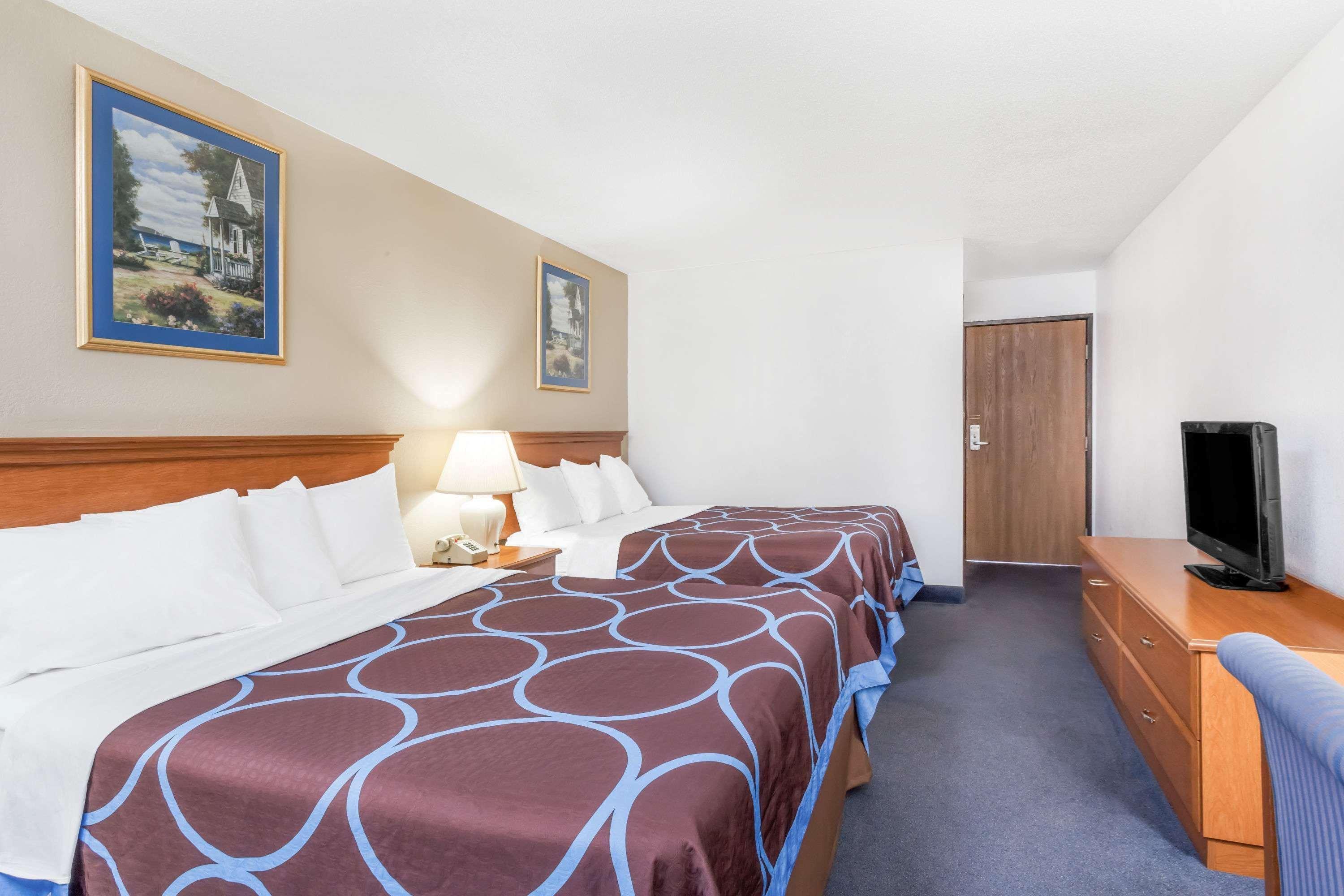 Super 8 By Wyndham Montgomery Maybrook Eksteriør billede